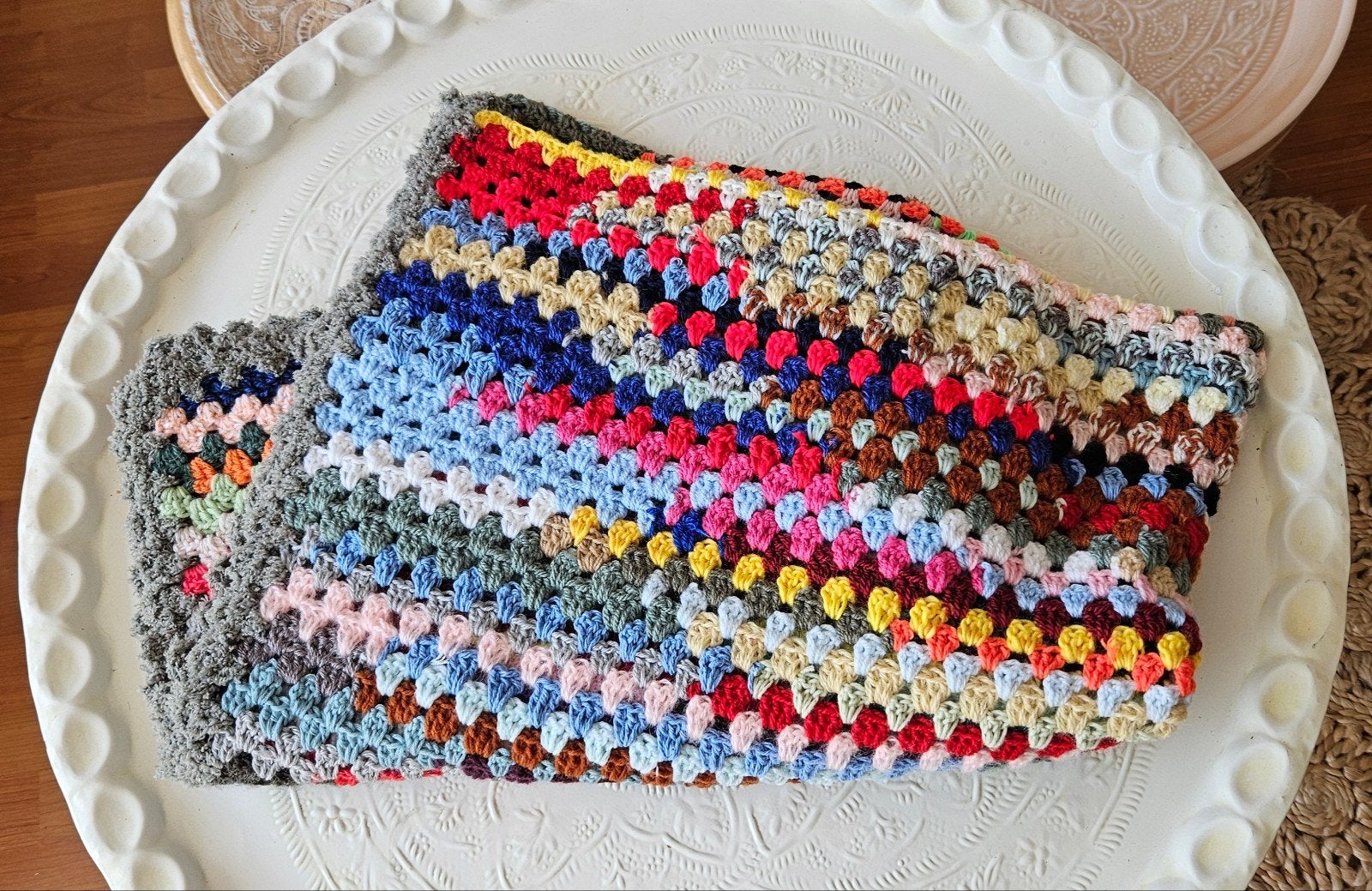 Handgemaakt vrolijk gekleurd gehaakt sprei/kleed, Ophalen of Verzenden, Nieuw, Tweepersoons
