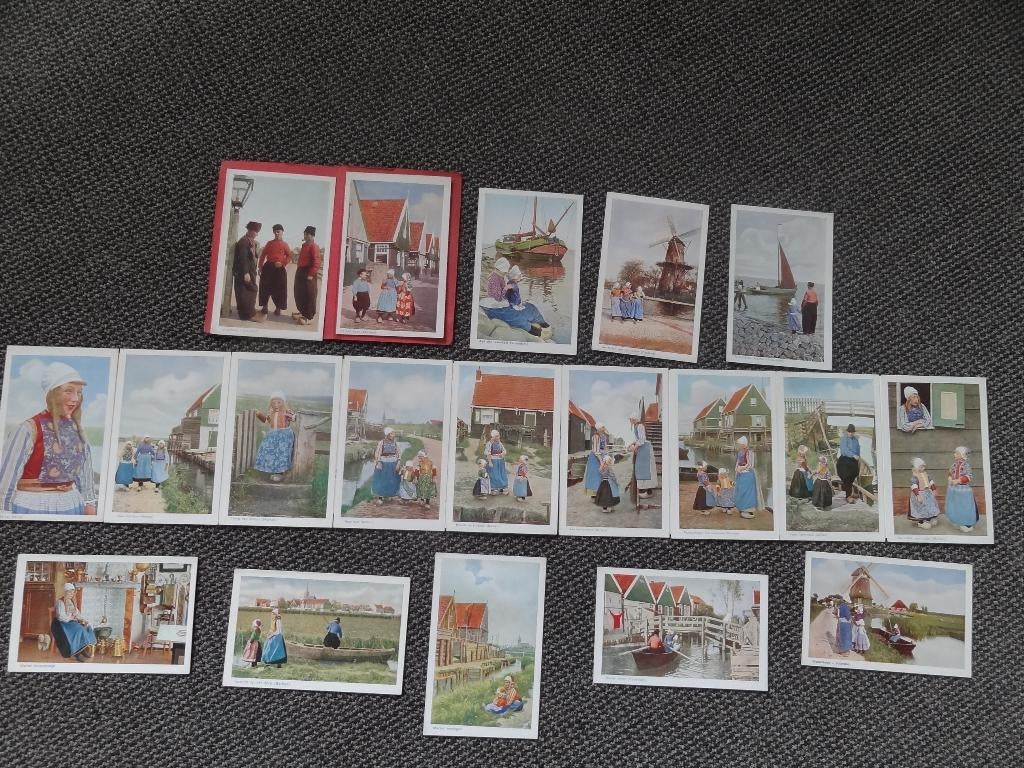 19 zeer oude kaarten in kleur van Marken, leparello in mapje, Verzenden, 1920 tot 1940, Ongelopen, Klederdracht
