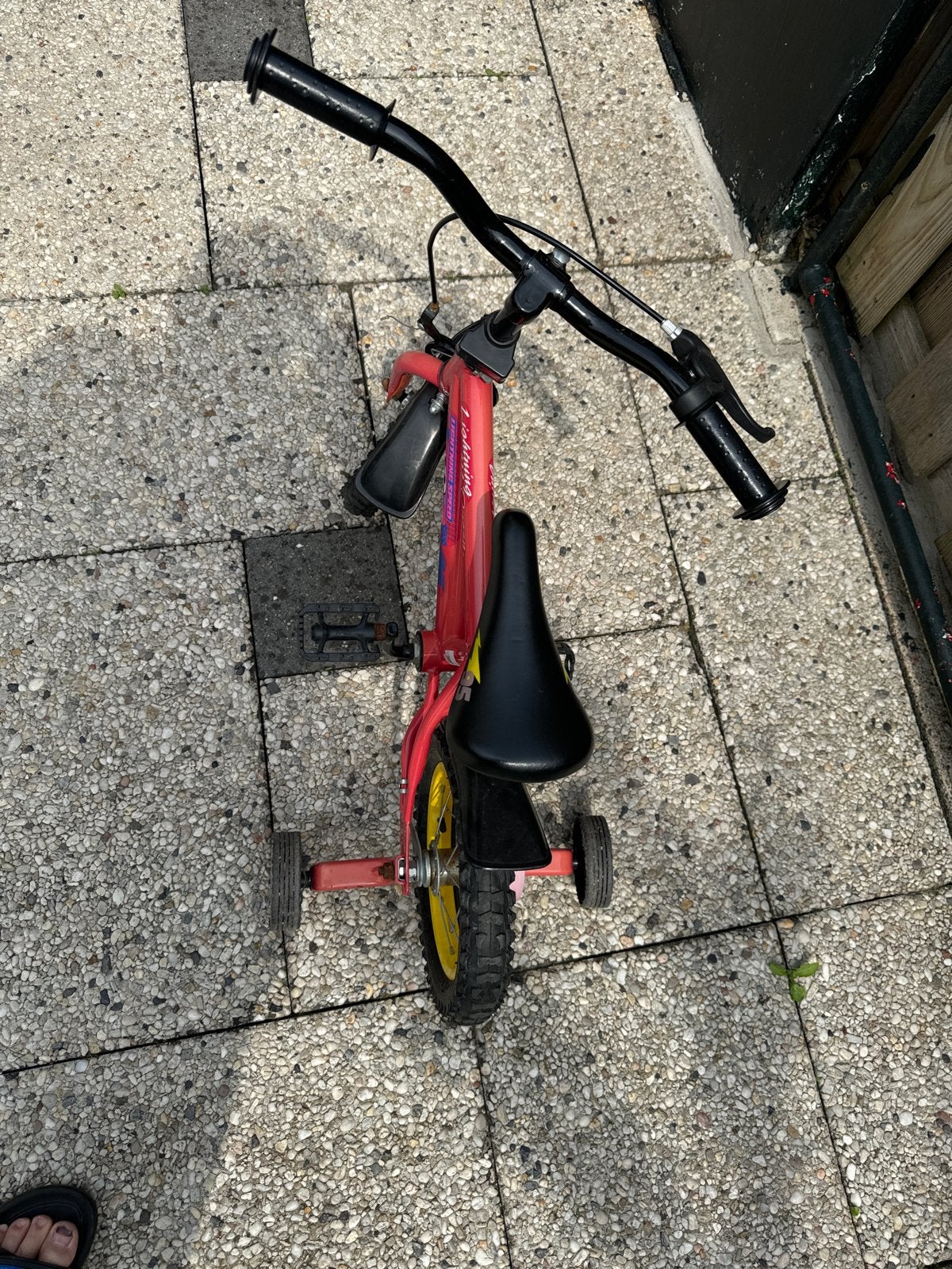Kinderfiets Lightning McQueen 12 inch met zijwieltjes, Zijwieltjes, Gebruikt, Velgrem, Ophalen of Verzenden