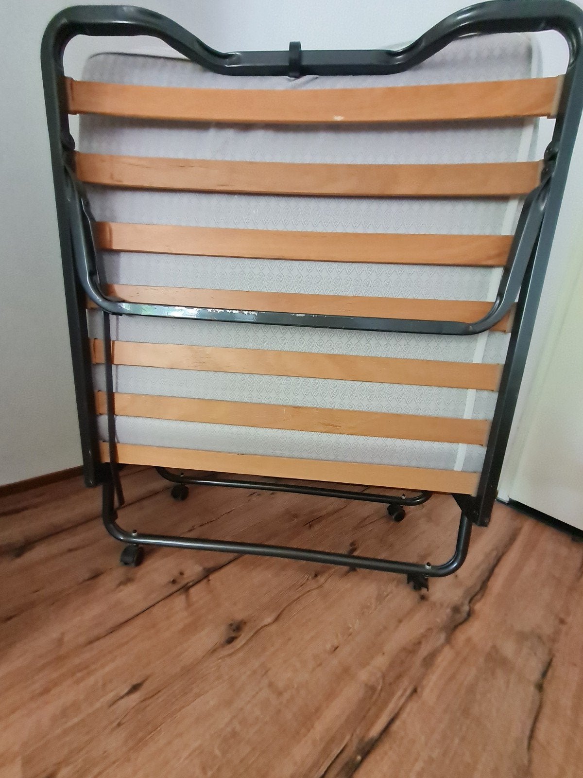 Opklapbed 80x180 met schoon matras en matrasbeschermer, Ophalen, Gebruikt, Eenpersoons, 190 cm of minder