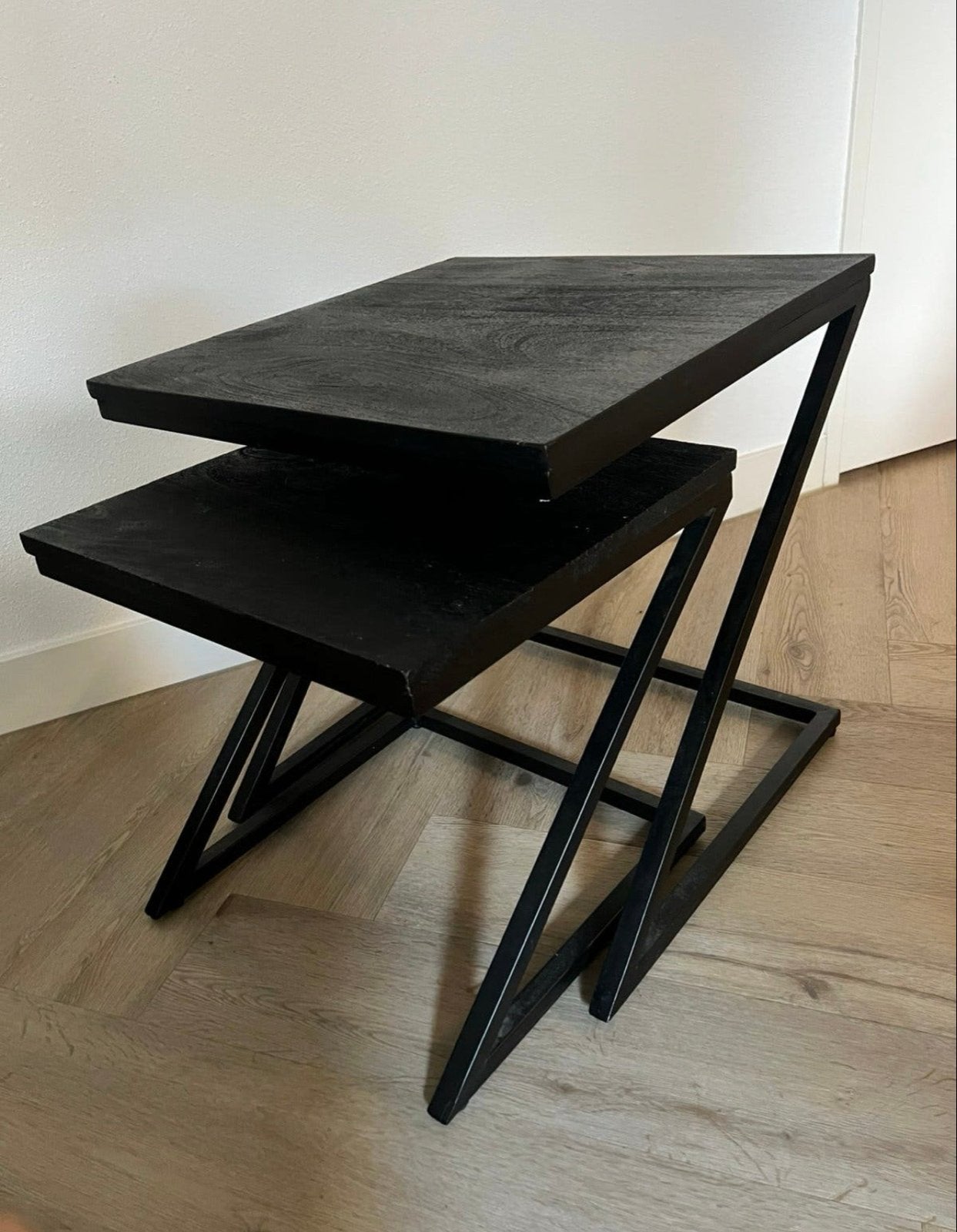 Zwarte Bijzettafels Set van 2 - Modern Design, 55 tot 75 cm, Zo goed als nieuw, Rechthoekig, Hout