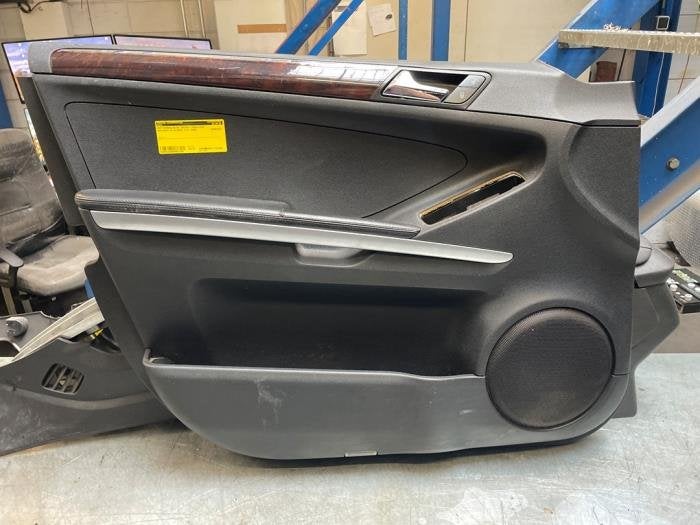 Portierbekleding 4Deurs links-voor van een Mercedes ML-Klass, Auto-onderdelen, Gebruikt, -, Ophalen of Verzenden, -