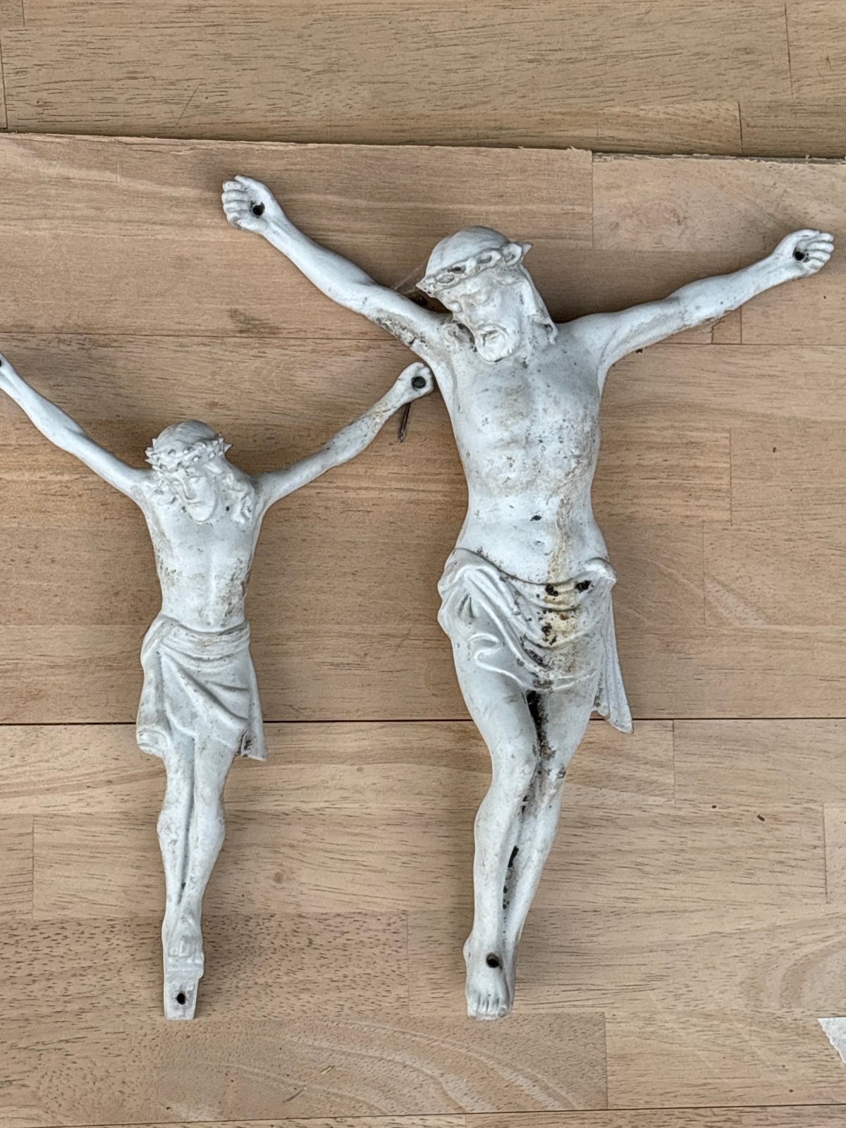 Set van 2 antieke crucifix beelden, wit, van TEGO, Ophalen of Verzenden