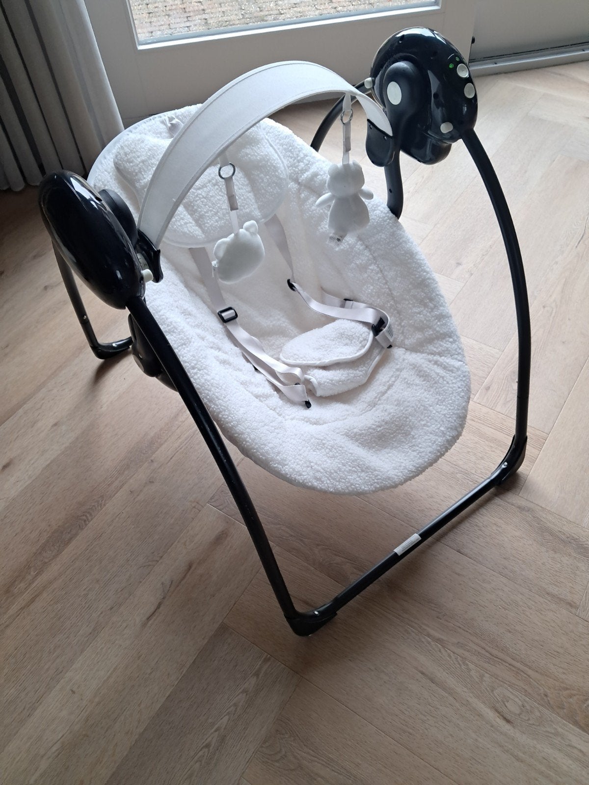Comfortabele schommelstoel met gordel en verstelbare stand, Gebruikt, Schommelstoel, Met gordel(s) of riempje(s), Ophalen