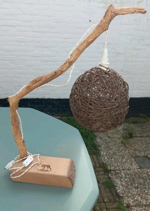Unieke handgemaakte tafellamp van drijfhout, Ophalen, Rustiek, Landelijk, Bohemian, 50 tot 75 cm, Zo goed als nieuw