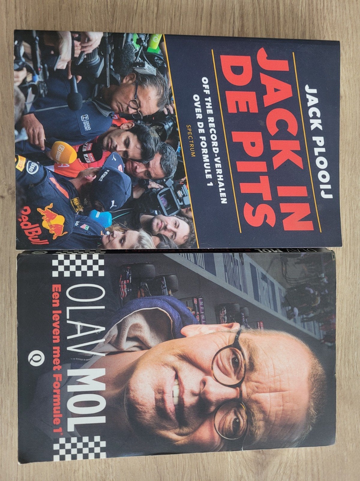 Boeken: Jack in de Pits & Olav Mol - Formule 1 verhalen, Ophalen of Verzenden, Gelezen, Algemeen, Jack Plooij, Olav Mol