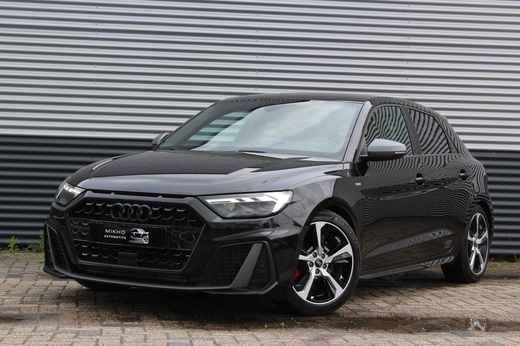 Audi A1 Sportback 40 TFSI edition one | Keyless | Matrix | A, Zwart, 4 cilinders, 1984 cc, Leder en Stof