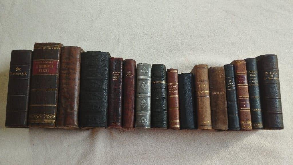 15 prachtige antieke kerkboekjes uit 17e / 19e eeuw, Ophalen of Verzenden