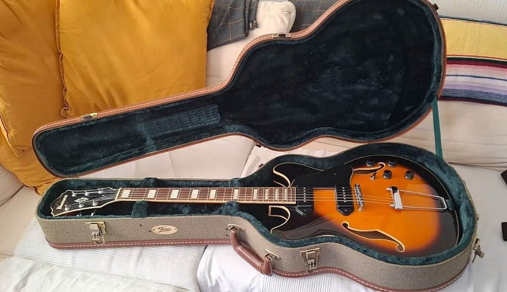 Te koop: Ibanez Artcore ASR70, incl. fraai koffer., Ophalen, Zo goed als nieuw, Hollow body, Ibanez