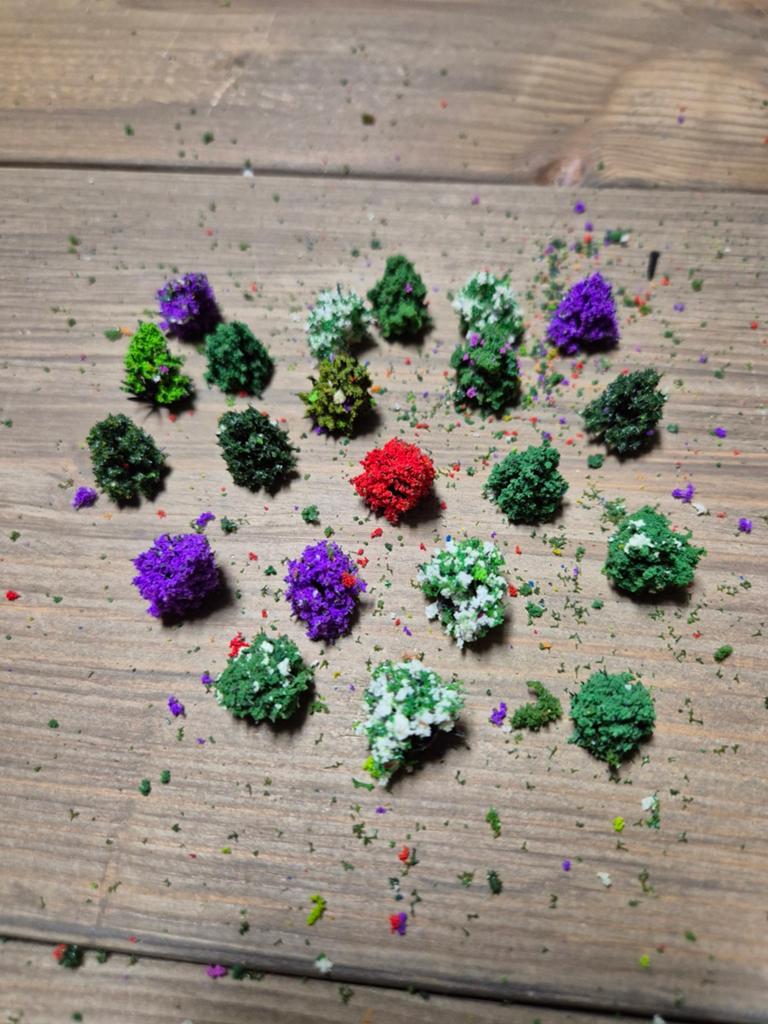 Kerstdorp mini struikjes set kersthuisjes, Diversen, Kerst, Ophalen of Verzenden, Zo goed als nieuw
