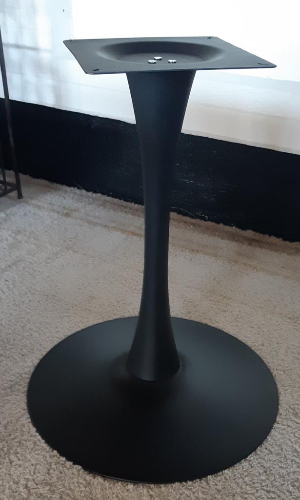 NIEUW! Zwarte metalen tafelpoot - Tulpvoet, Ophalen, Gebruikt
