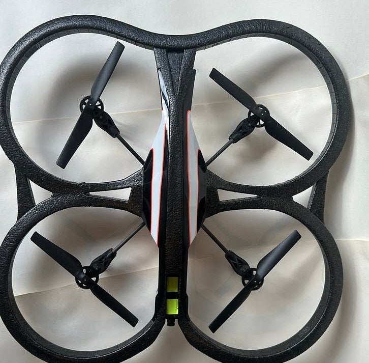 Parrot AR.Drone 2.0 – Camera Drone met App Besturing, Ophalen of Verzenden, Zo goed als nieuw