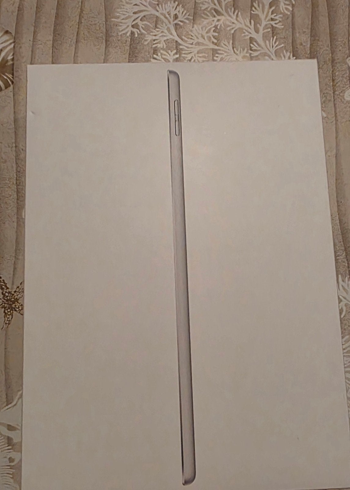 iPad (9e generatie) 64GB Wi-Fi met UAG flipcover, 10 inch, Apple iPad, Ophalen of Verzenden, Zo goed als nieuw