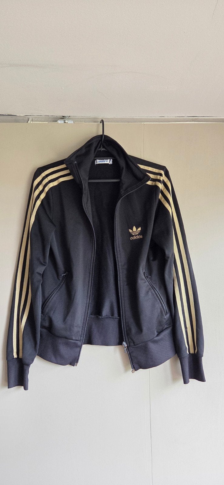 Adidas vest zwart met goud, maat 158, Ophalen of Verzenden