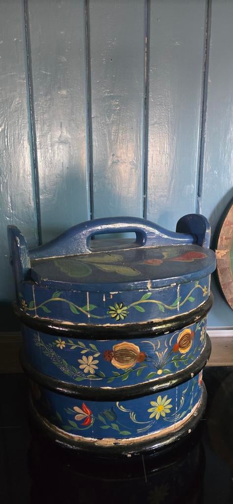Oude houten Zweedse gebloemde ton met deksel, Antiek en Kunst, Curiosa en Brocante, Ophalen of Verzenden
