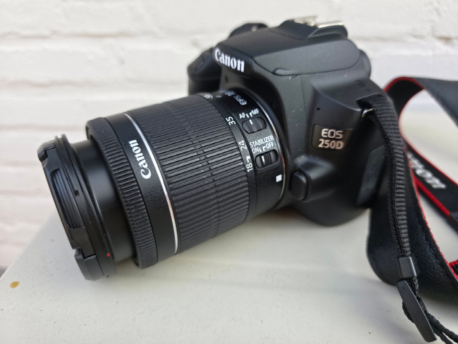 Canon EOS 250D, Ophalen of Verzenden, Zo goed als nieuw, Canon, Geen optische zoom