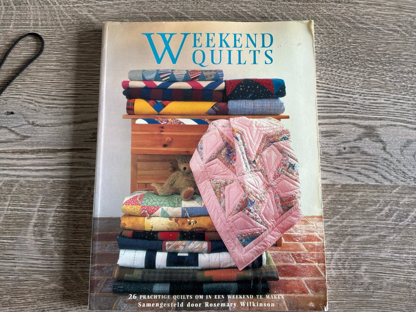 Weekend Quilts: 26 prachtige quilts om zelf te maken, Boeken, Hobby en Vrije tijd, Ophalen of Verzenden, Gelezen, Borduren en Naaien