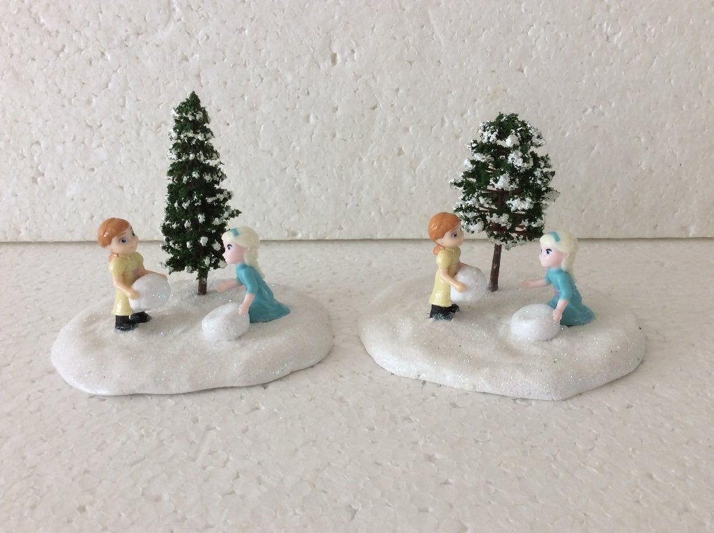 Disney Frozen - beeldjes - Anna en Elsa - kerstdorp, Verzamelen, Disney, Ophalen of Verzenden, Overige figuren, Zo goed als nieuw