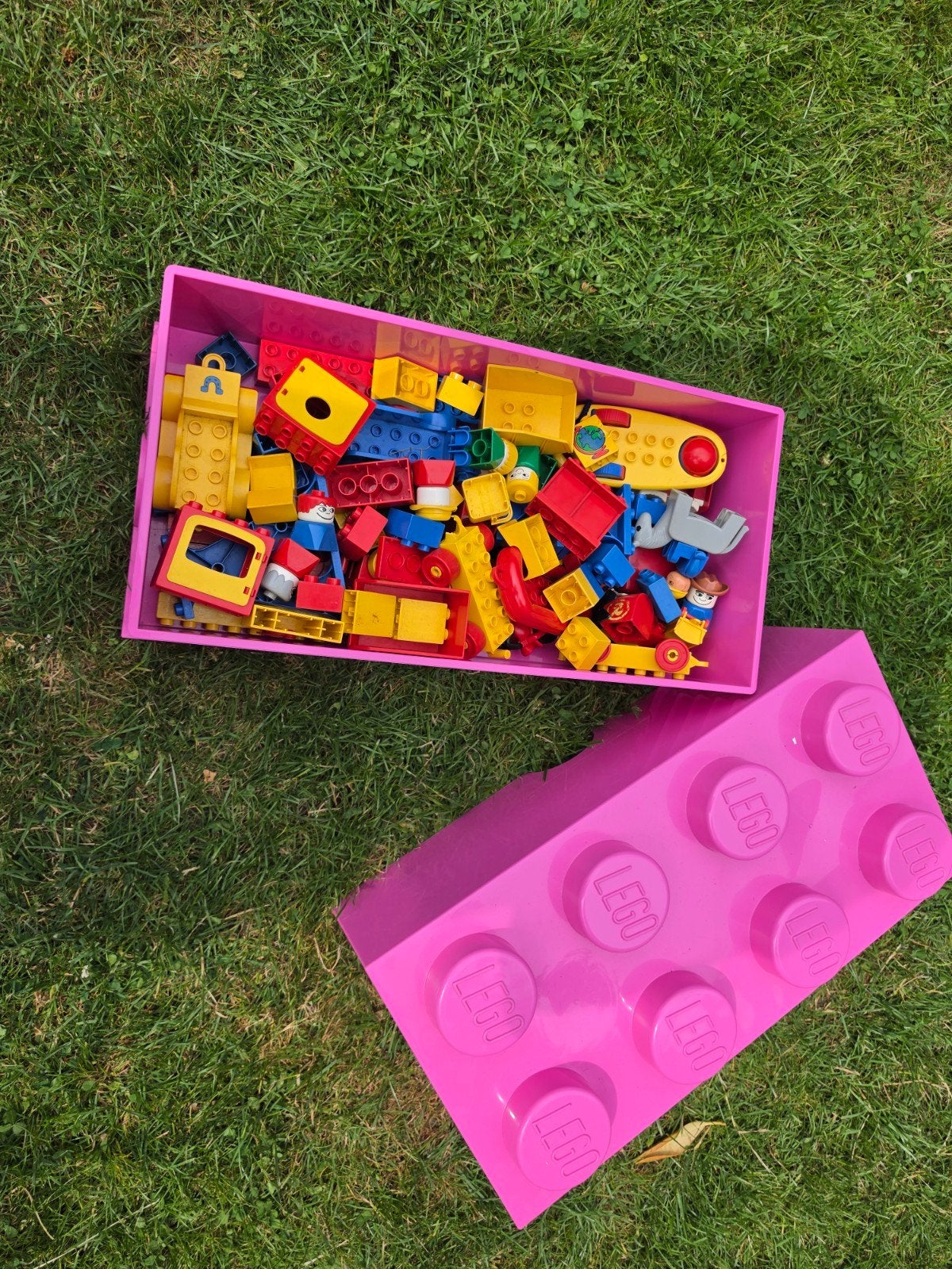 Te koop een bak met oude lego duplo  met poppetjes, Ophalen, Gebruikt, Overige thema's, Overige typen