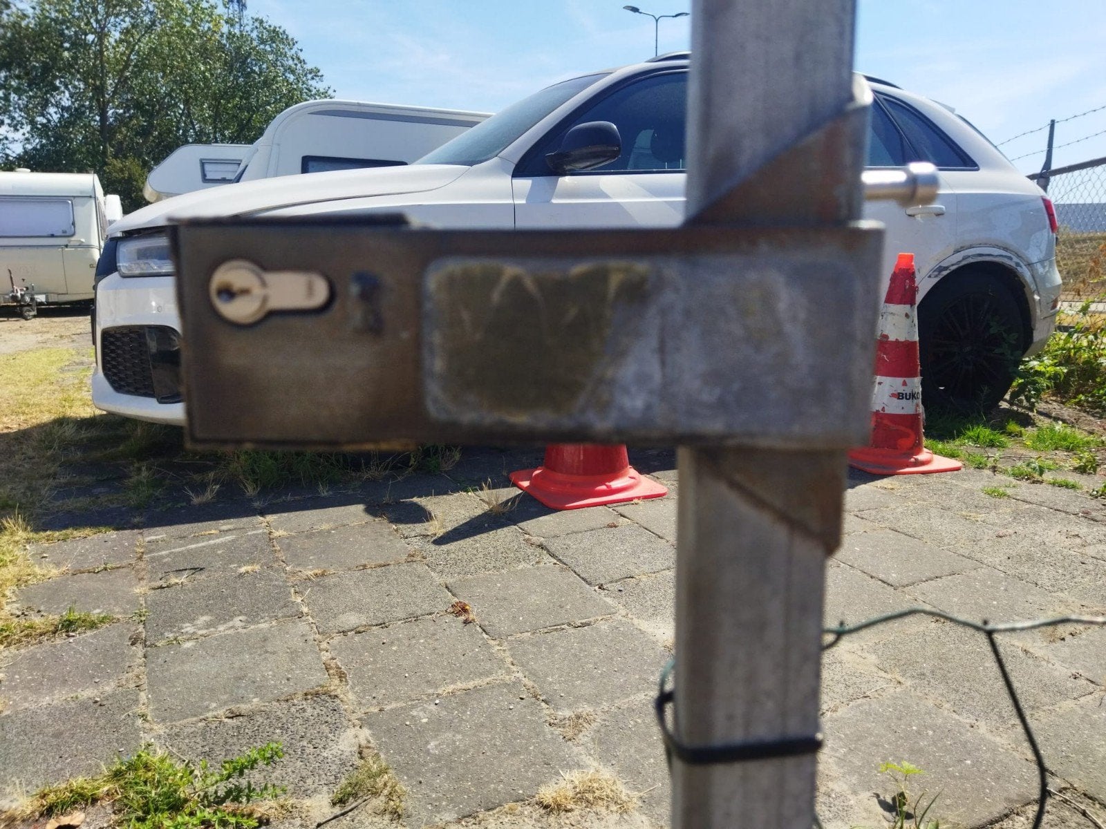 Opzoek naar Heras hekwerk slot met cilinder, Ophalen of Verzenden