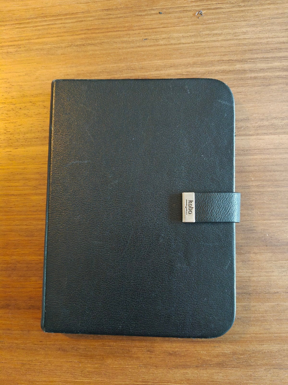 Kobo e-reader met hoesje, Computers en Software, E-readers, Gebruikt, 6 inch of minder, Kobo, Ophalen of Verzenden