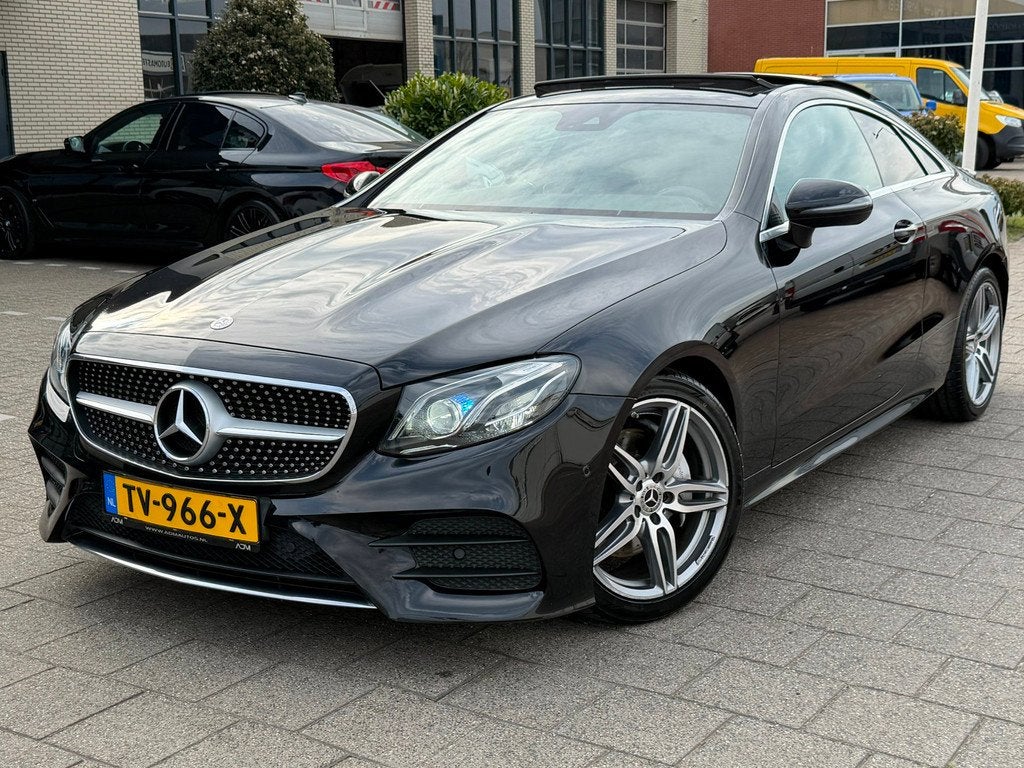 Mercedes-Benz E-klasse Coupé 200 AMG Line l PANO l BURMESTE, Auto's, Mercedes-Benz, Automaat, Euro 6, 4 cilinders, 4 stoelen