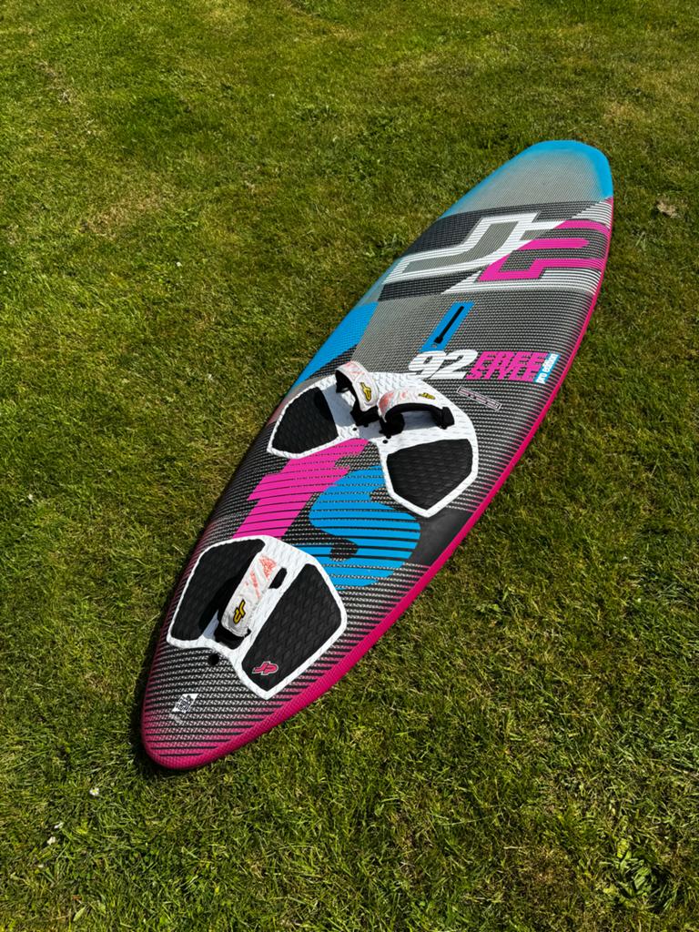 JP Freestyle 92L met boardbag, Watersport en Boten, Windsurfen, Ophalen, Gebruikt, Minder dan 250 cm, Met vin(nen)