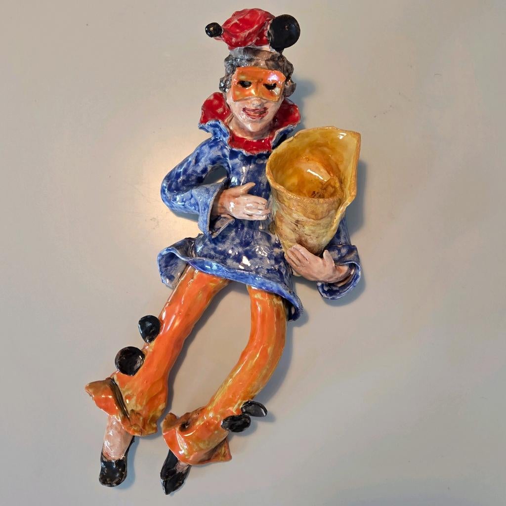 Keramische wandfiguur Harlekin Italië Albisola jaren 50, Ophalen, Wandsculptuur, Vintage, Steen/keramiek