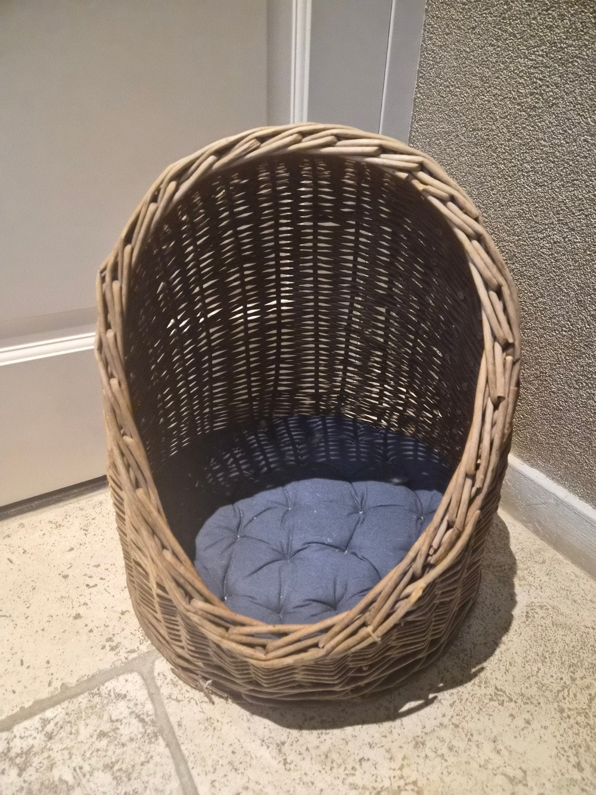 Landelijke rieten mand voor katten of kleine hond, Dieren en Toebehoren, Kattenmanden, Ophalen, Zo goed als nieuw, Riet