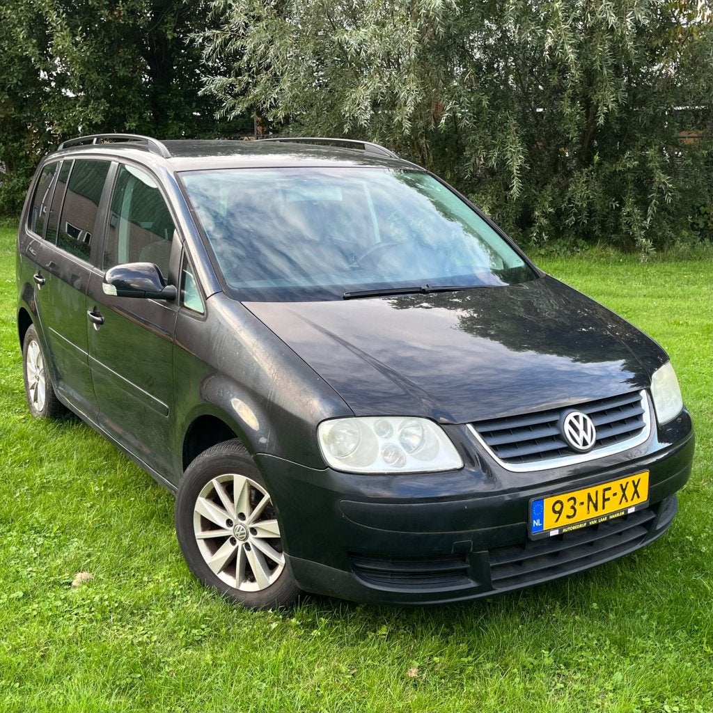 ✅ Volkswagen Touran 1.6 FSI Zwart 2003 Benzine 5-pers, Auto's, Voorwielaandrijving, Stof, 1600 cc, 116 pk