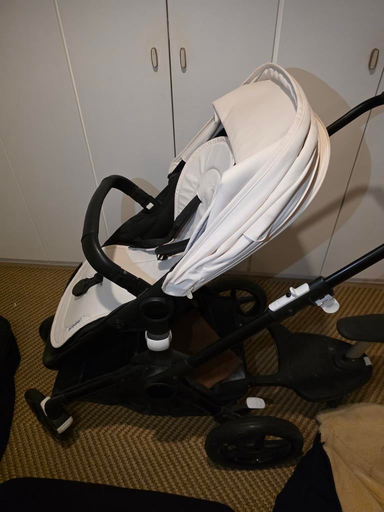 Bugaboo Fox2 kinderwagen met wieg en meerijdtplankje, Bugaboo, Zo goed als nieuw, Verstelbare duwstang, Ophalen