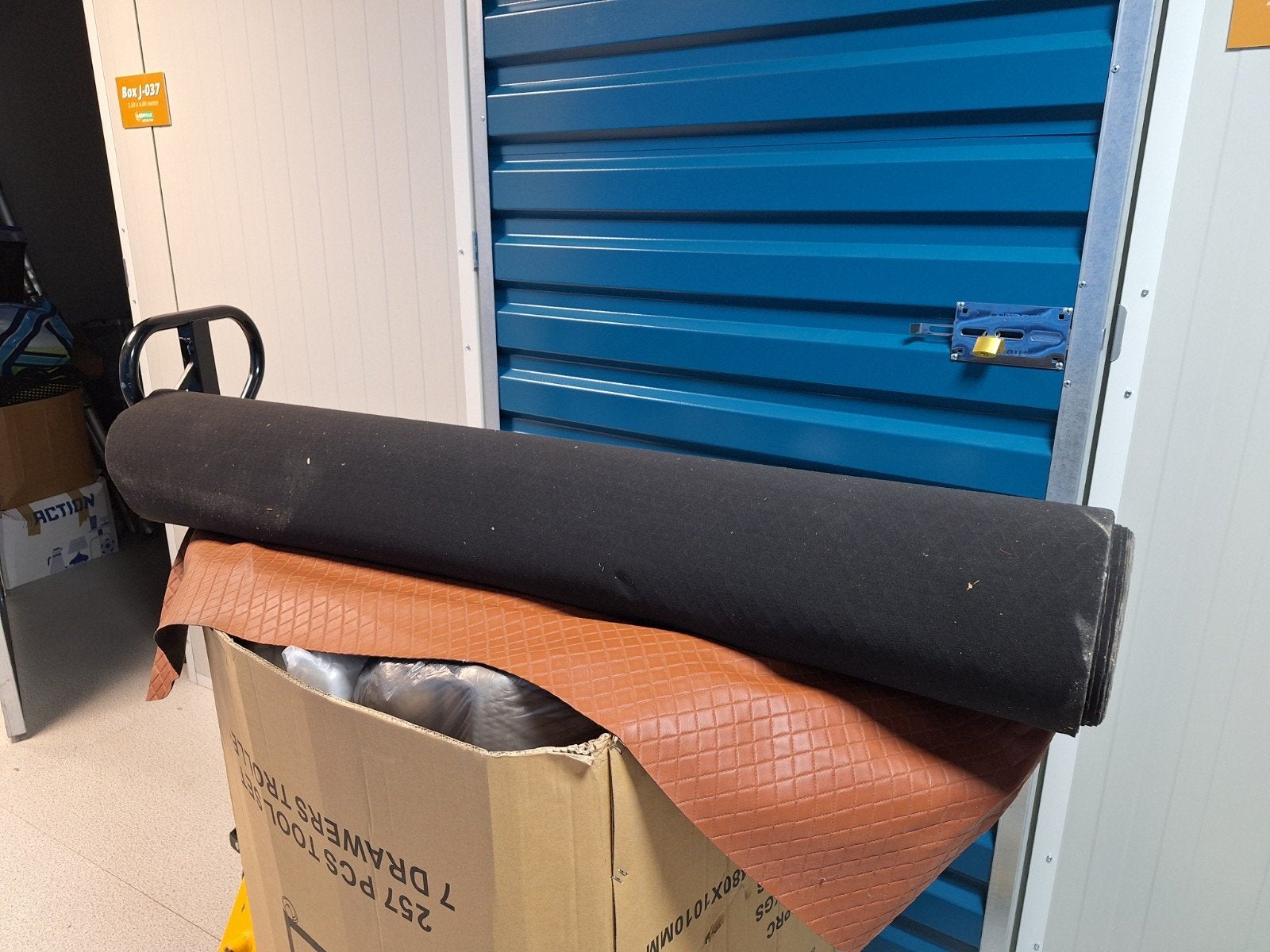 20 meter kunstleer op rol - Ruitmotief Cognac, Ophalen, Bruin, Leer of Kunstleer, Nieuw