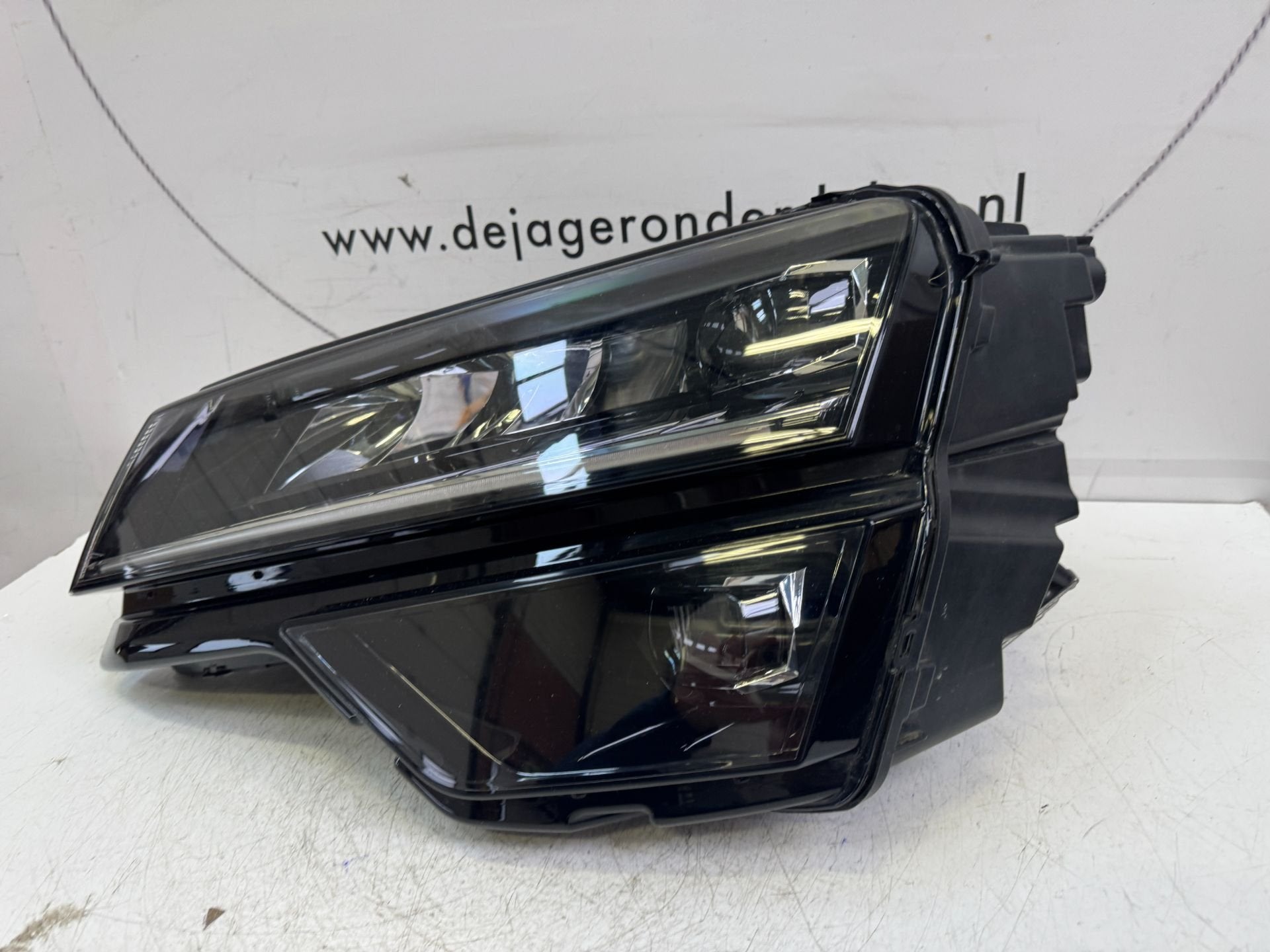 SKODA KAROQ VOL LED KOPLAMP LINKS COMPLEET 57B941015B, Skoda, Skoda Auto a.s., Gebruikt, Infoline@skoda-auto.cz