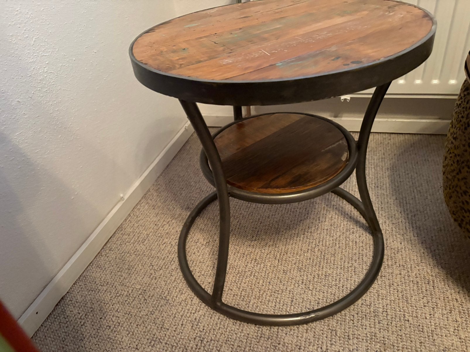 2 tafeltjes metalen onderstel met hardhouten blad, 45 tot 60 cm, Minder dan 55 cm, Metaal of Aluminium, Rond