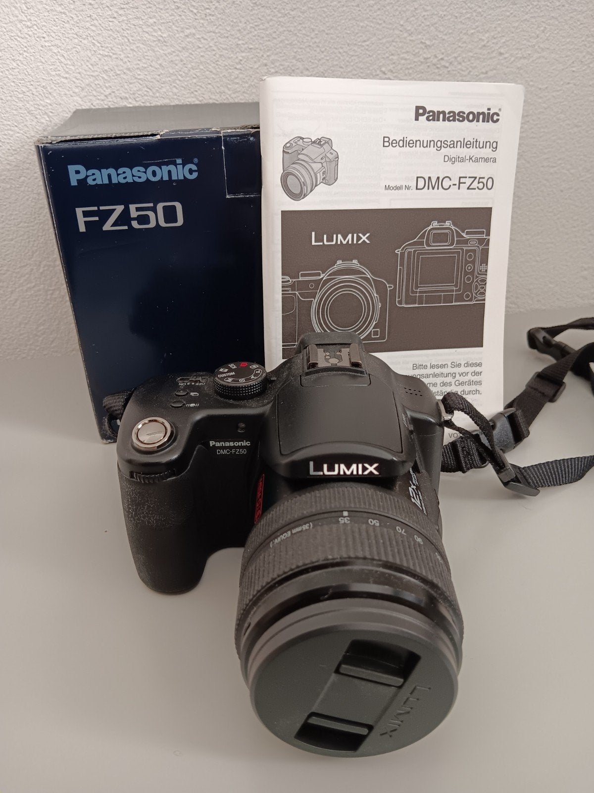 Panasonic Lumix DMC-FZ50 Bridgecamera met 12x optische zoom, Handleiding, Panasonic, Kantelbaar/draaibaar scherm, Ophalen of Verzenden