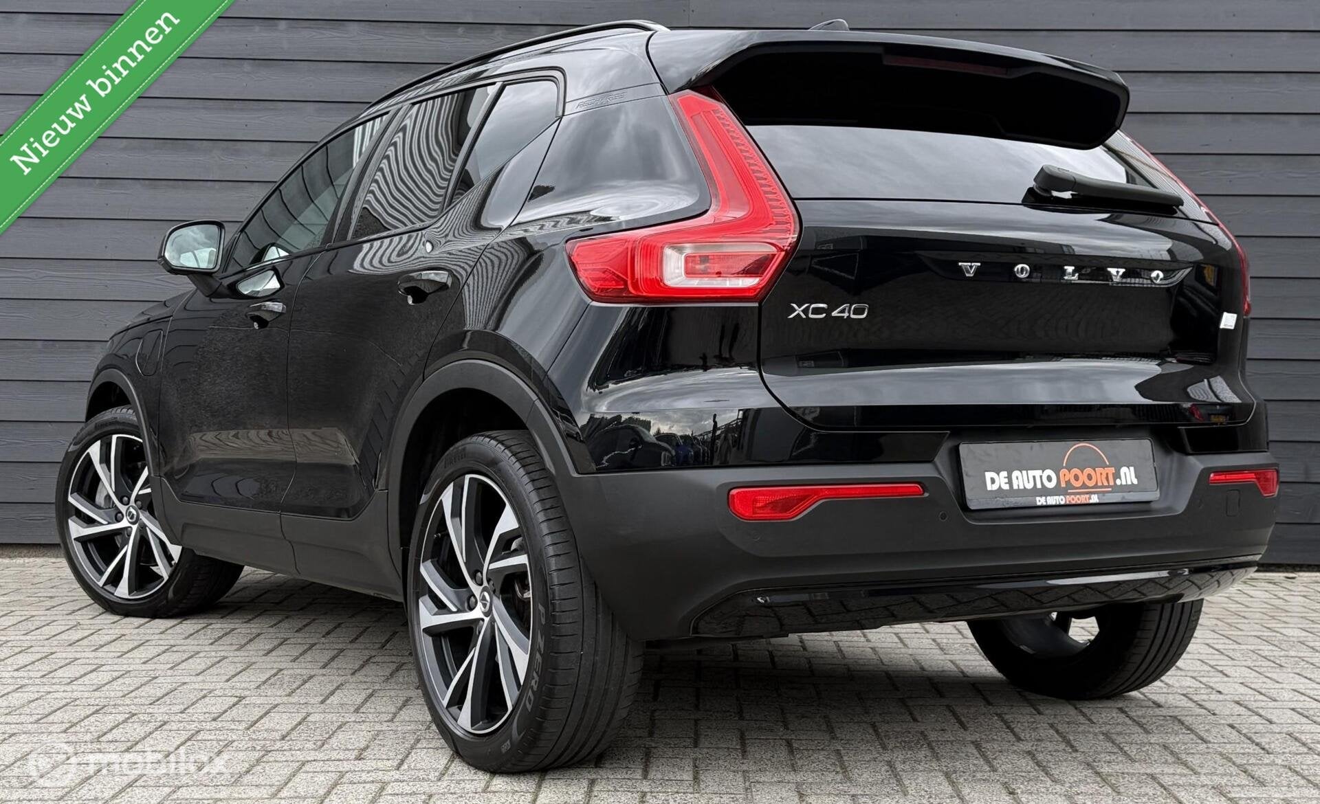Foto 2 van Volvo XC40 1.5 T5 Recharge 261PK R-Design Carplay/Winterpack