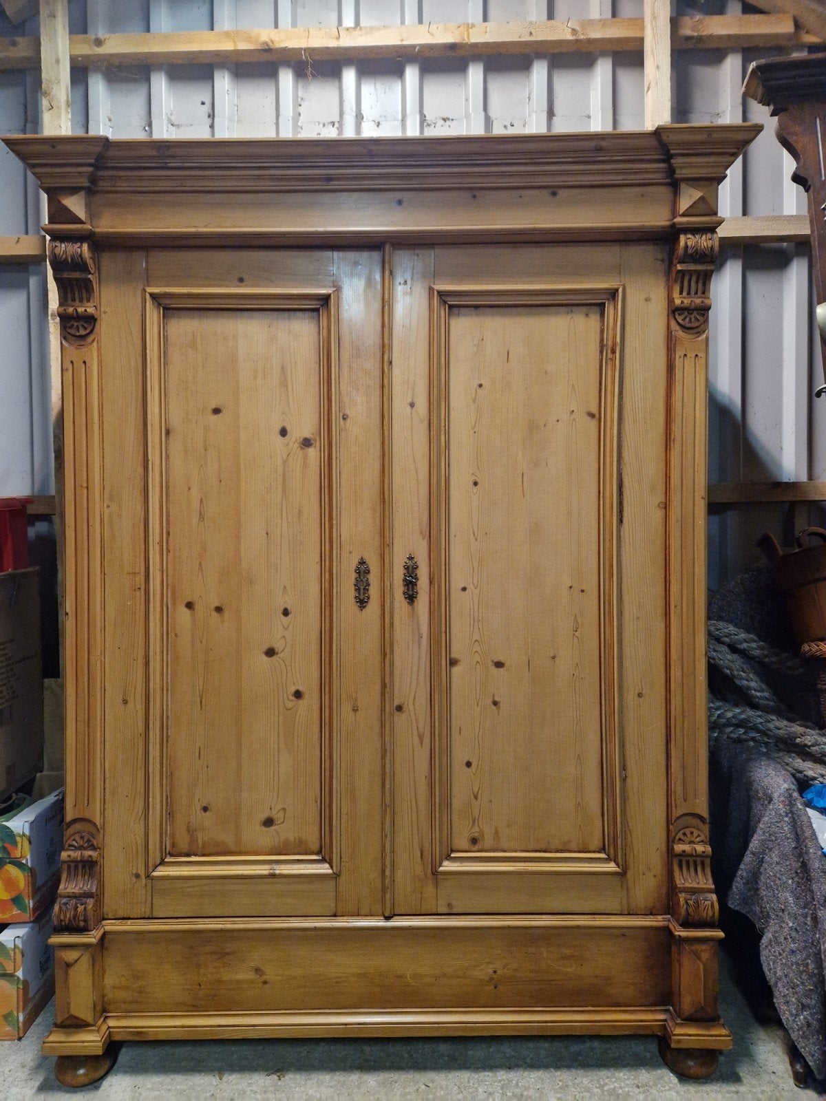 te koop een grenen kast, Ophalen