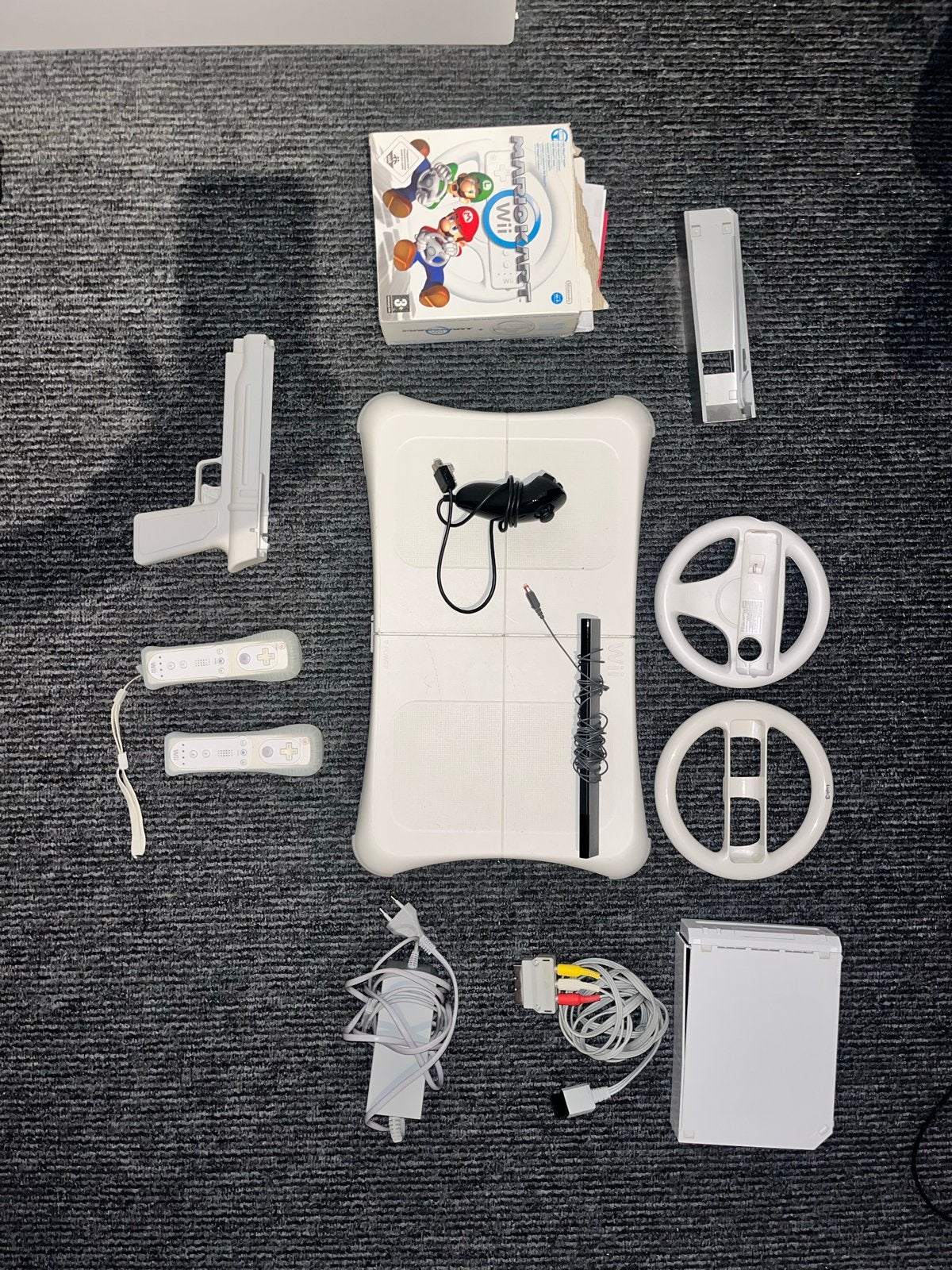 Wii U met Accessoires en Spellen, Spelcomputers en Games, Ophalen, Gebruikt, Met 2 controllers, Met games