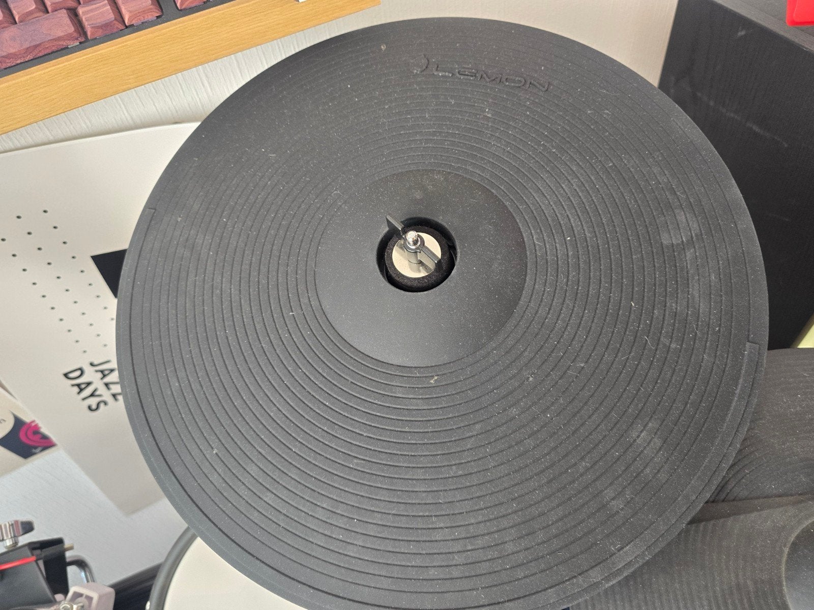 Foto 9 van Roland TD17 uitgebreid drumstel
