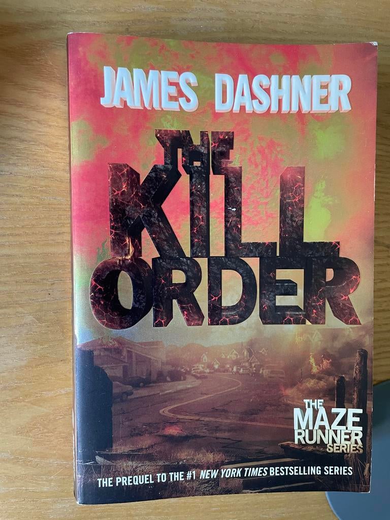 Maze Runner Boekenserie: Met prequel maar deel 1&5 niet., Ophalen of Verzenden, Zo goed als nieuw
