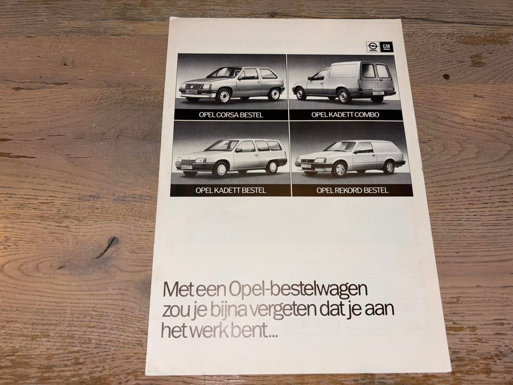 Folder Opel bestelwagens 1985 (Corsa, Kadett, Combo, Rekord), Ophalen of Verzenden, Zo goed als nieuw, Opel