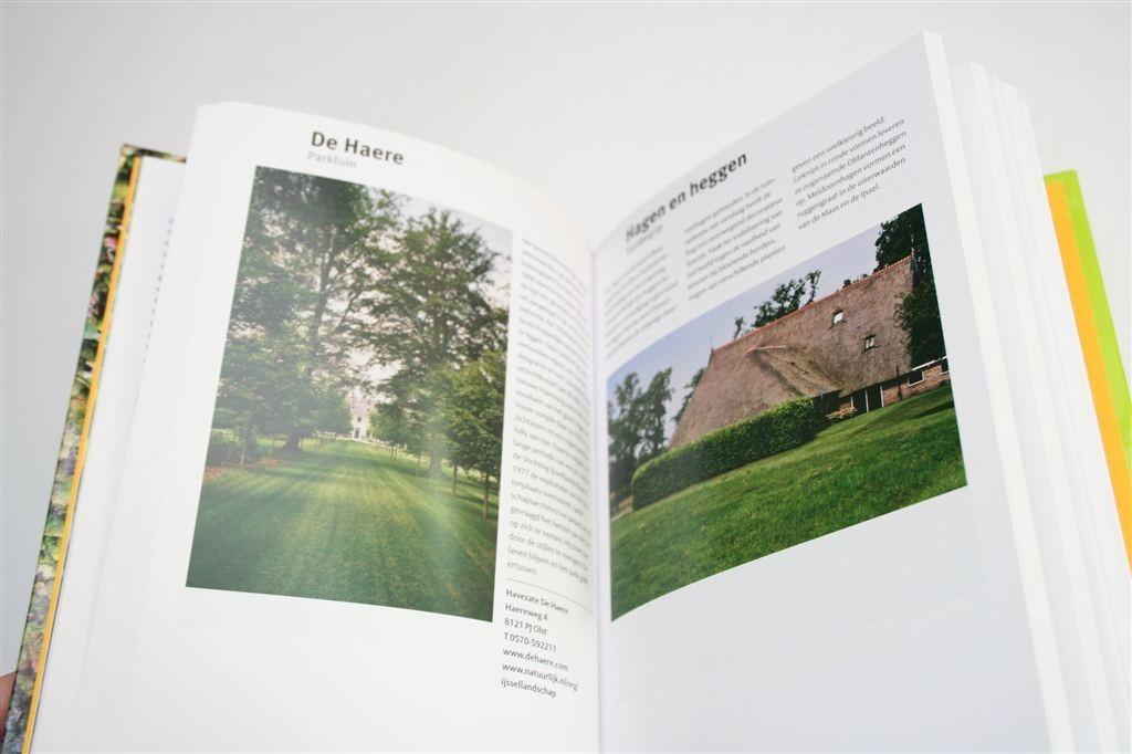 Het Tuinboek Nederland — Gids voor de Mooiste Tuinen, Boeken, Ophalen of Verzenden, Zo goed als nieuw, Tuinontwerpen