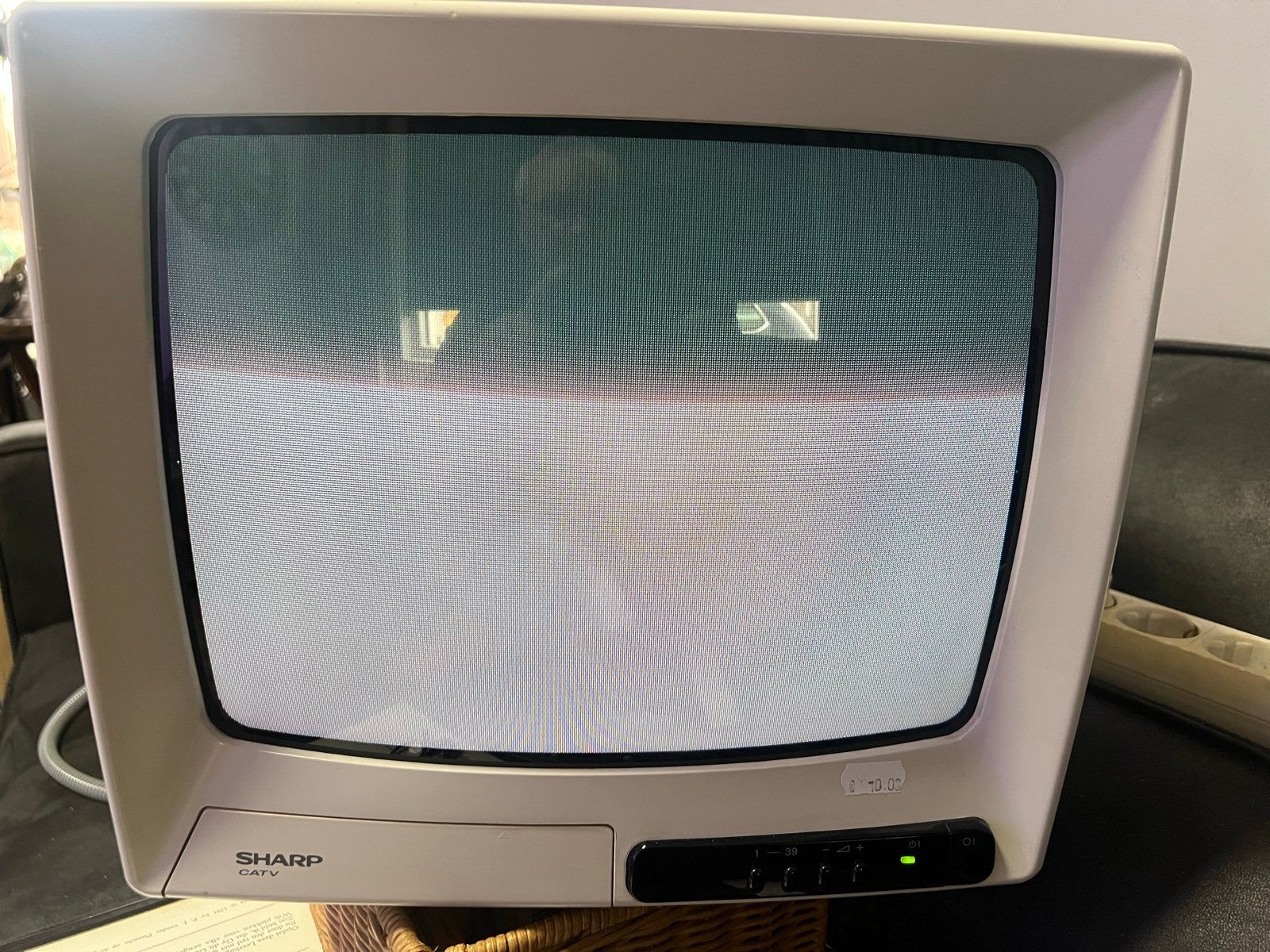 Sharp CV-3710S CRT TV - Vintage kleurentelevisie 14 inch, Audio, Tv en Foto, Vintage Televisies, Ophalen, Gebruikt, Minder dan 40 cm