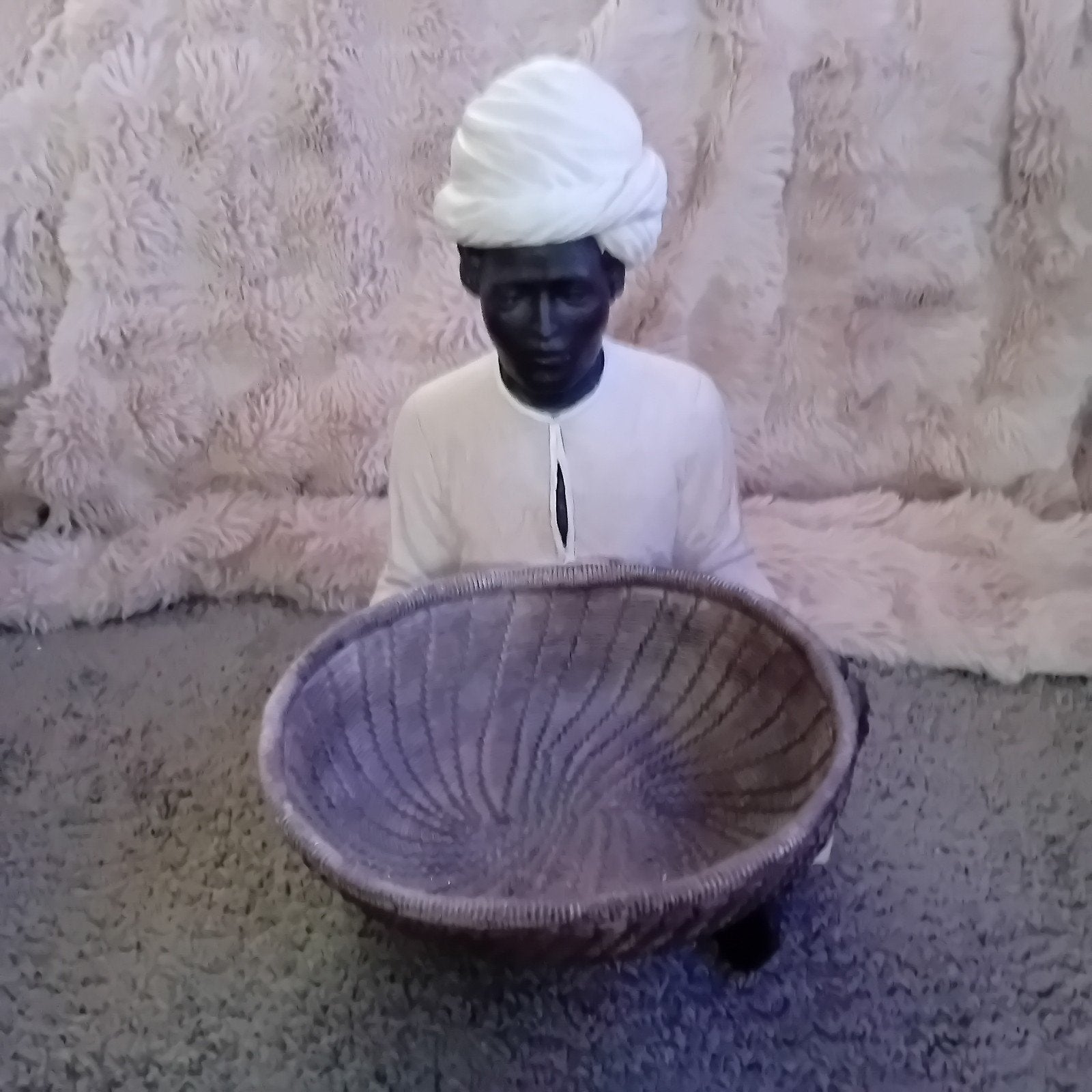 Decoratief beeld van man met mand - Oosters/Afrikaans, Verzenden, 20 - 50 cm, Overige materialen, Beeld