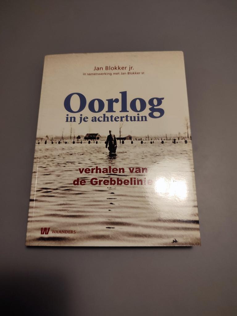 Jan Blokker - Oorlog in je achtertuin, Tweede Wereldoorlog, Jan Blokker, Ophalen of Verzenden, Zo goed als nieuw