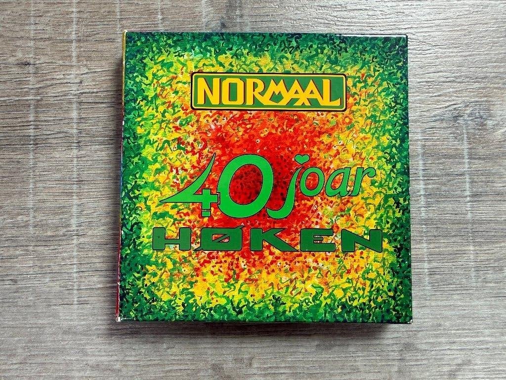 4 cd box Normaal 40 Joar / Jaar Hoken, Ophalen of Verzenden, Gebruikt, Levenslied of Smartlap