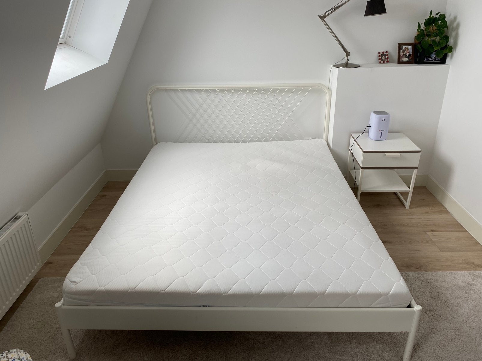 Wit metalen bed 160x200 incl matras, Ophalen, Wit, Tweepersoons, Zo goed als nieuw