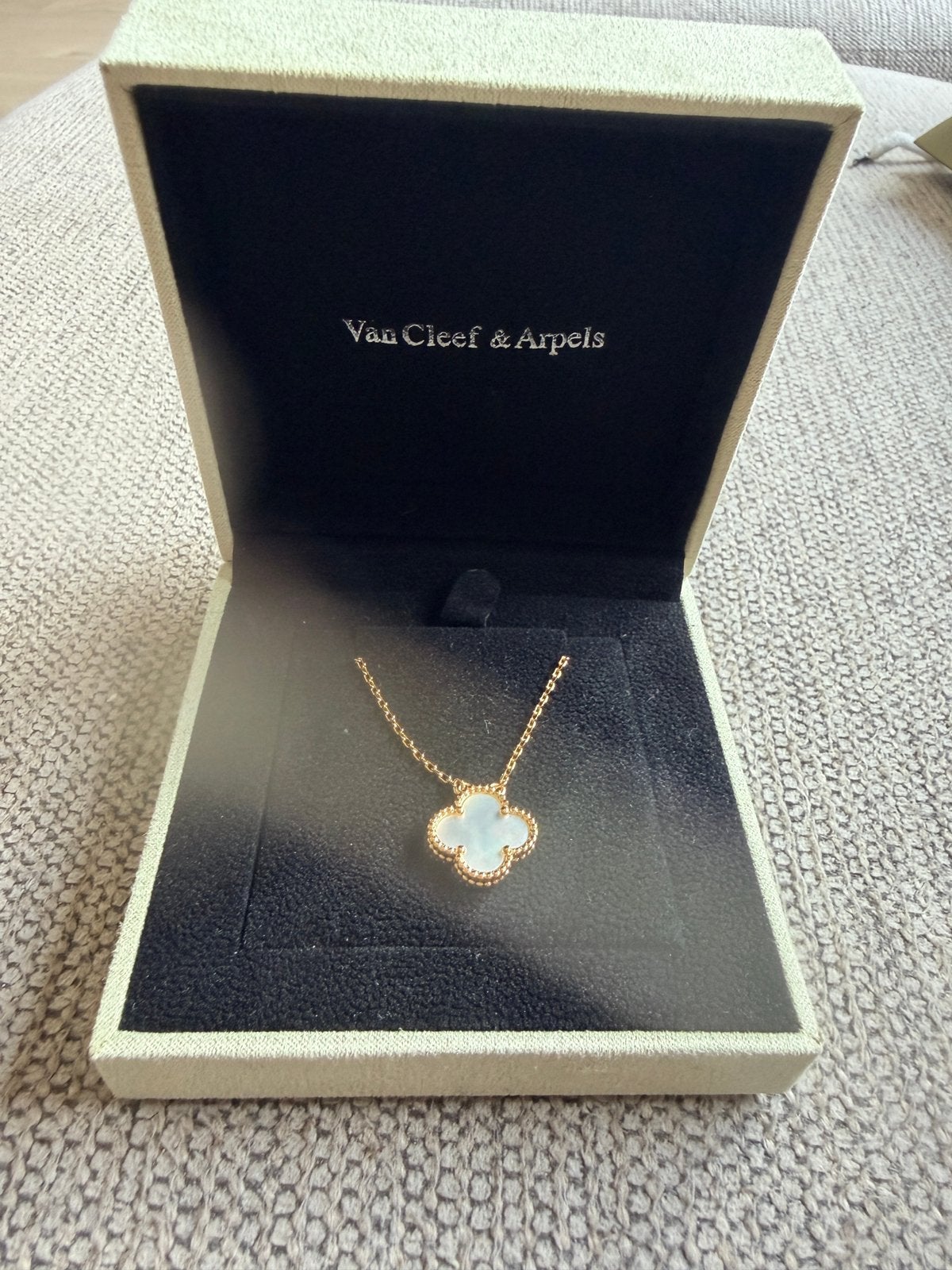 Nieuw mooie ketting van Cleef & Arpels, Ophalen of Verzenden, Nieuw, Goud, Goud