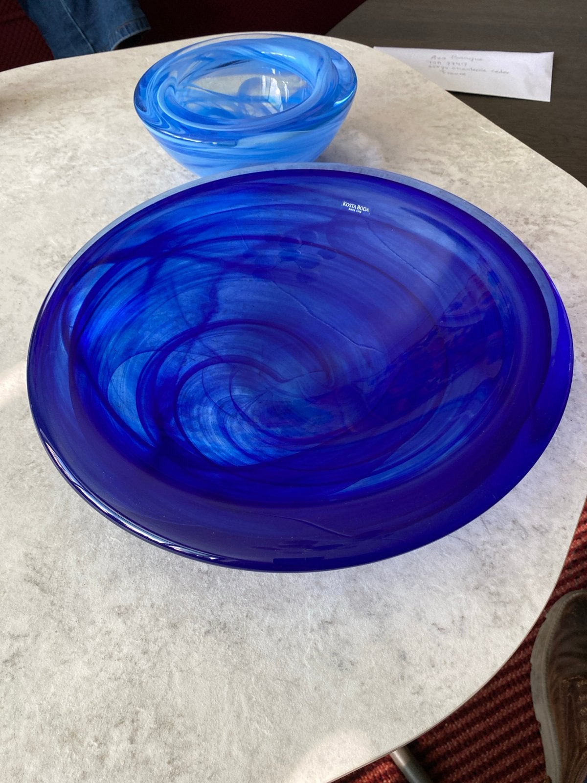 2 Kosta Boda Blauwe Glazen Schalen, Antiek en Kunst, Ophalen of Verzenden
