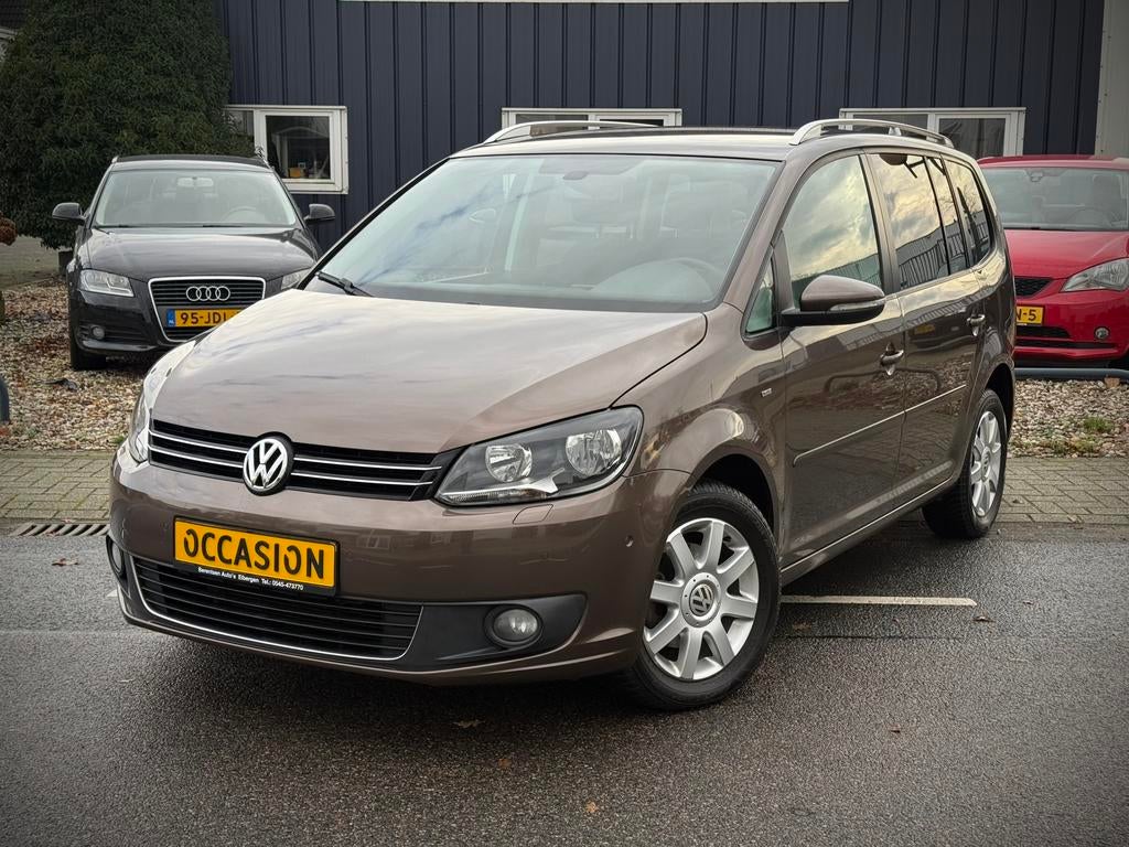 Volkswagen Touran 1.2 TSI Luxe Cup editie!, Auto's, Voorwielaandrijving, 4 cilinders, Bruin, 610 kg